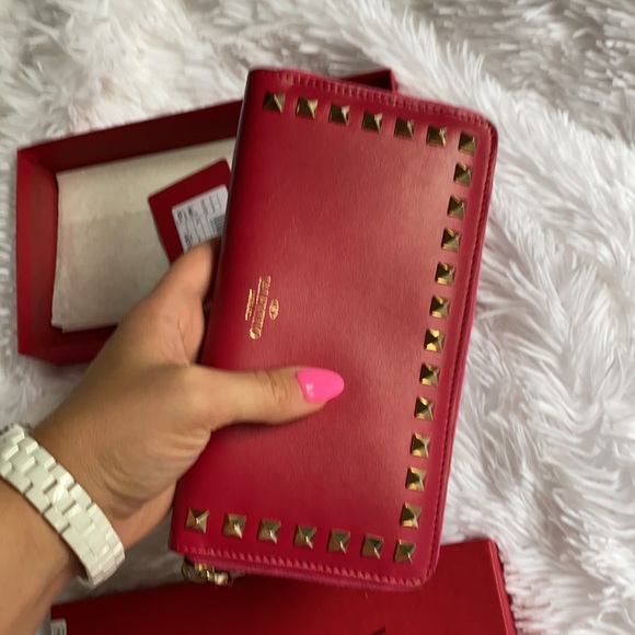 Valentino Nappa Rockstud Zip Around Wallet Pink - Picture 8 of 9